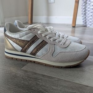 Gola Women's Sneakers in Gold and White - Size 8